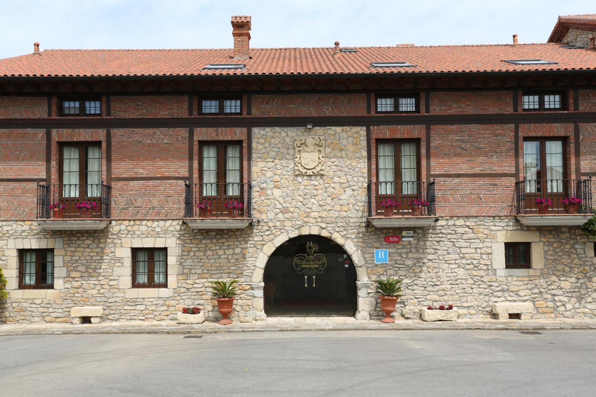 Hotel Casona Los Caballeros Santillana del Mar Exterior photo