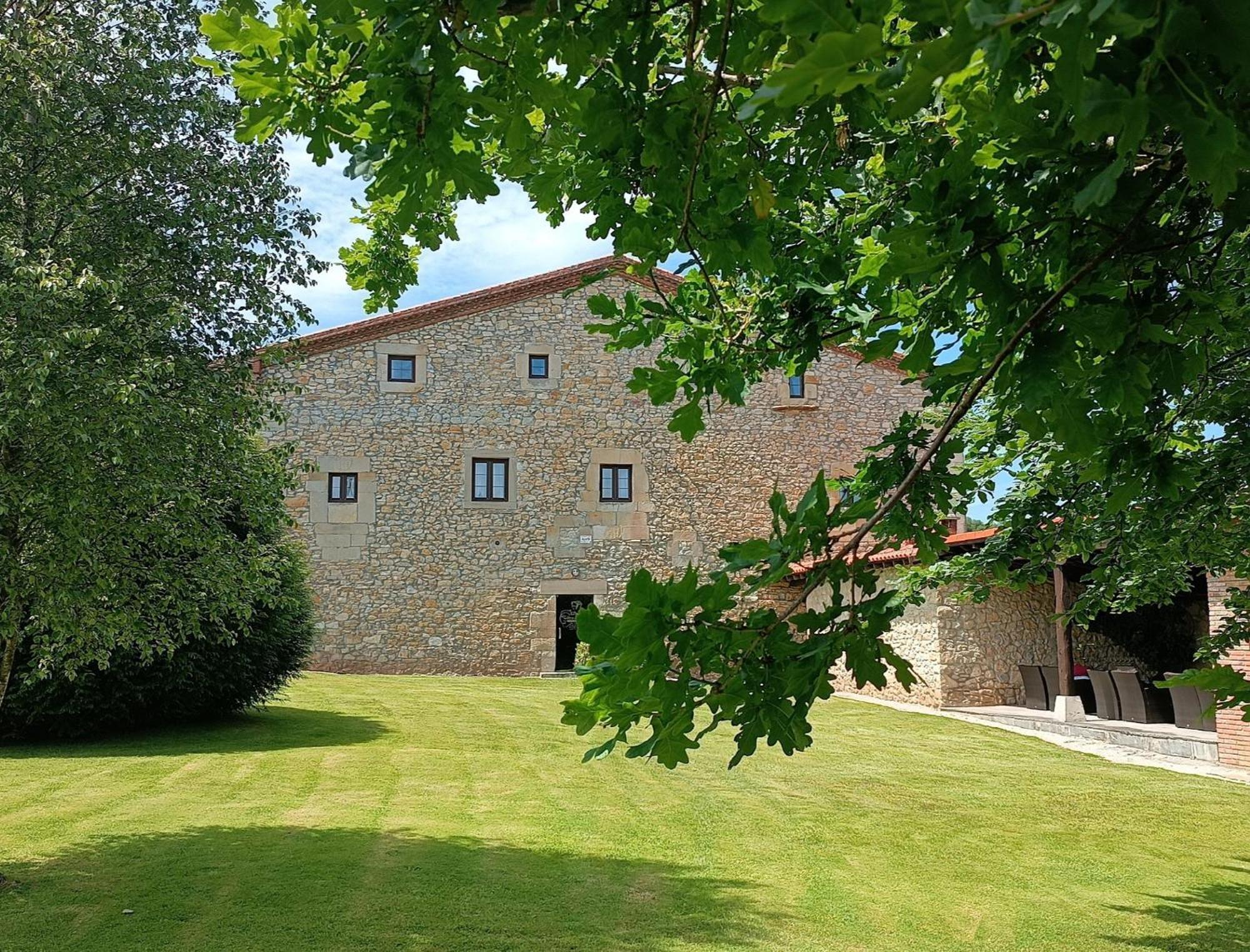 Hotel Casona Los Caballeros Santillana del Mar Exterior photo